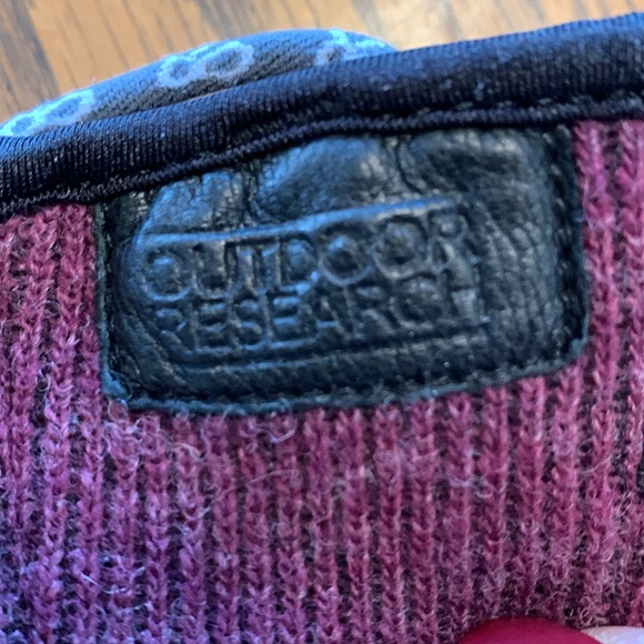 Outdoor Research Kids' Sensor Gloves, size 6 - Picture 10 of 15